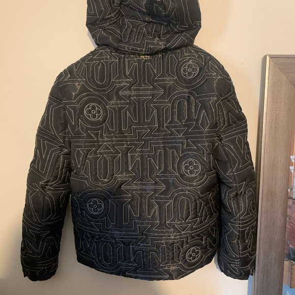 *Authentic* Louis Vuitton down jacket - Picture 3 of 4